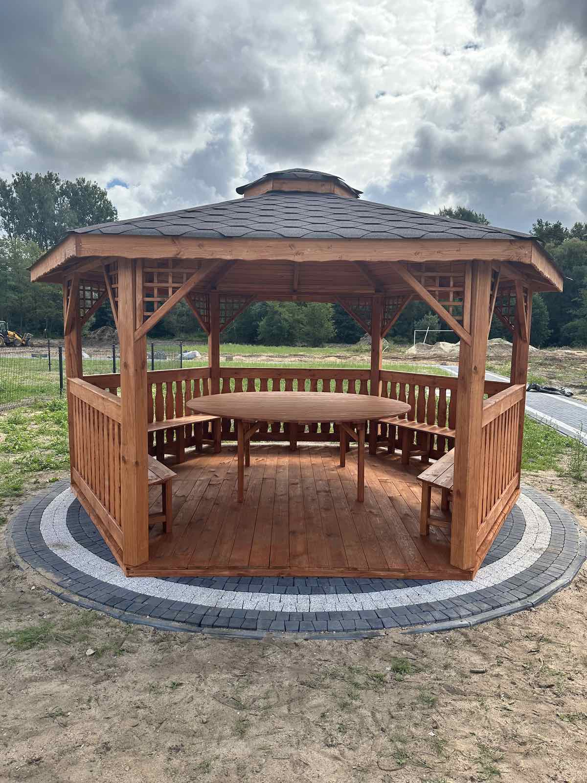 IMG-a73084263f6415649fa363442cff10c7-V