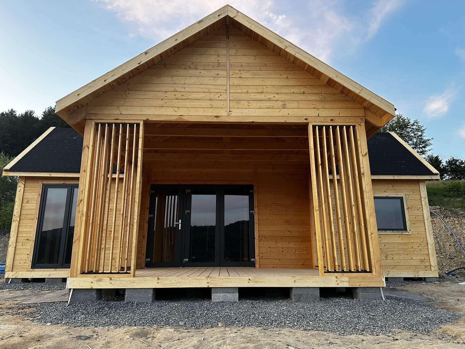 IMG-6b800f591b38c813a82098c10f916c77-V (1)